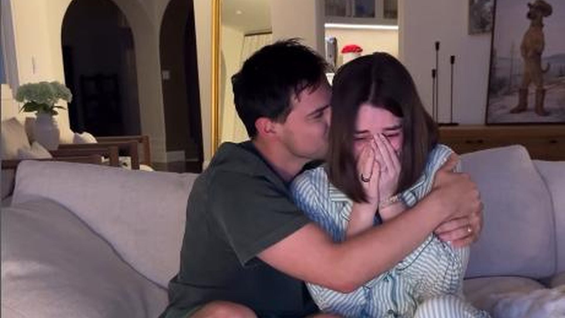 Taylor und schwangere Ehefrau Tay Lautner